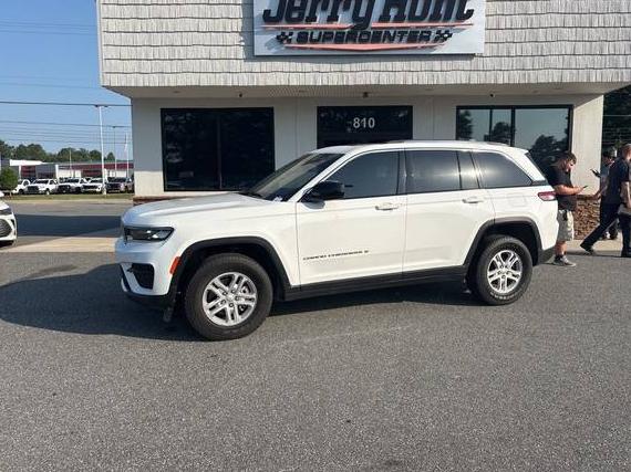 JEEP GRAND CHEROKEE 2023 1C4RJHAG9PC586625 image
